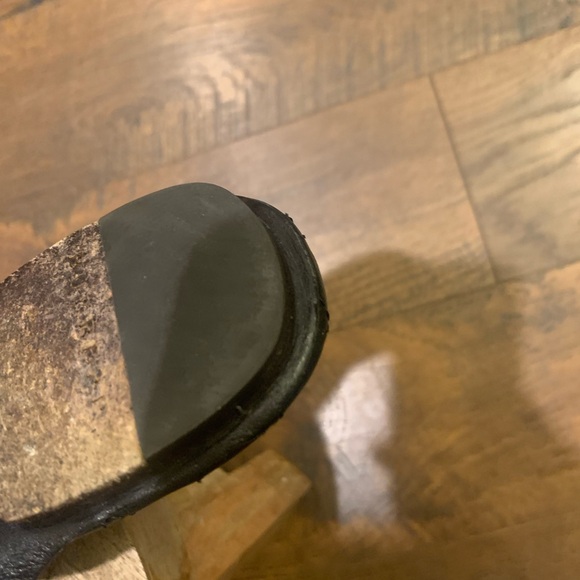 Burberry Black Quilted Sandals / Thong - Picture 9 of 11